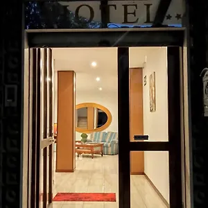 Hotel Mondial 2, Villasor