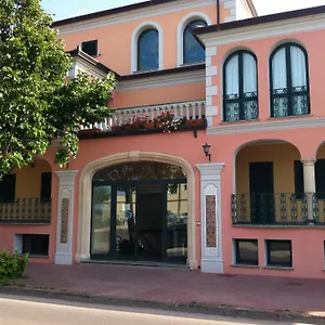 Marina Palace Apart-hotel
